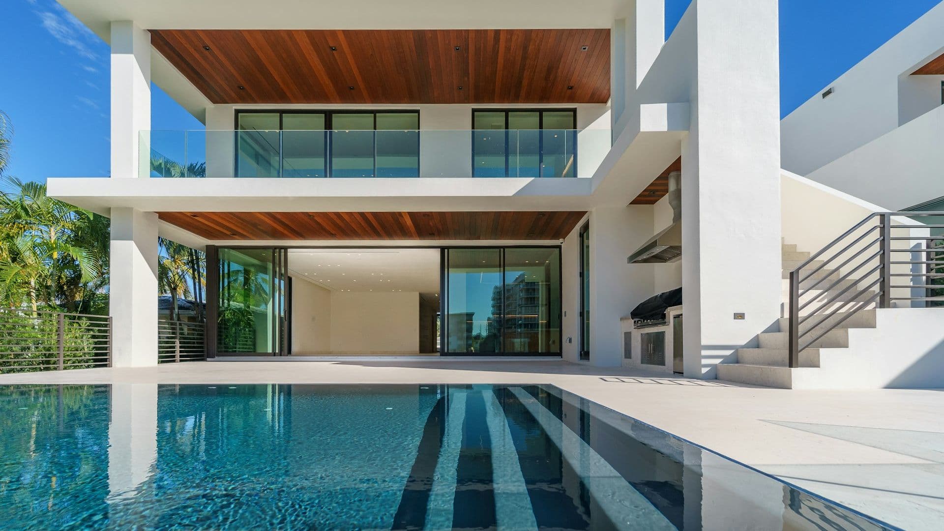 6BR Mansion in Emirates Hills
